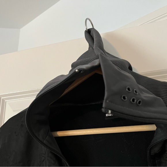 Cool looking Bench zip up - Picture 6 of 7